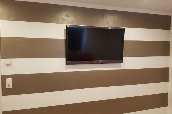 Firma Görtzen in Viöl - Maler- und Lackierarbeiten Streifen Innenwand