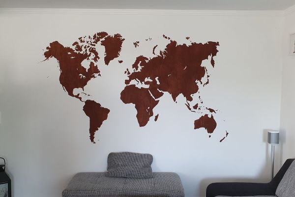 Firma Görtzen in Viöl - Weltkarte an Wand Malerarbeiten 