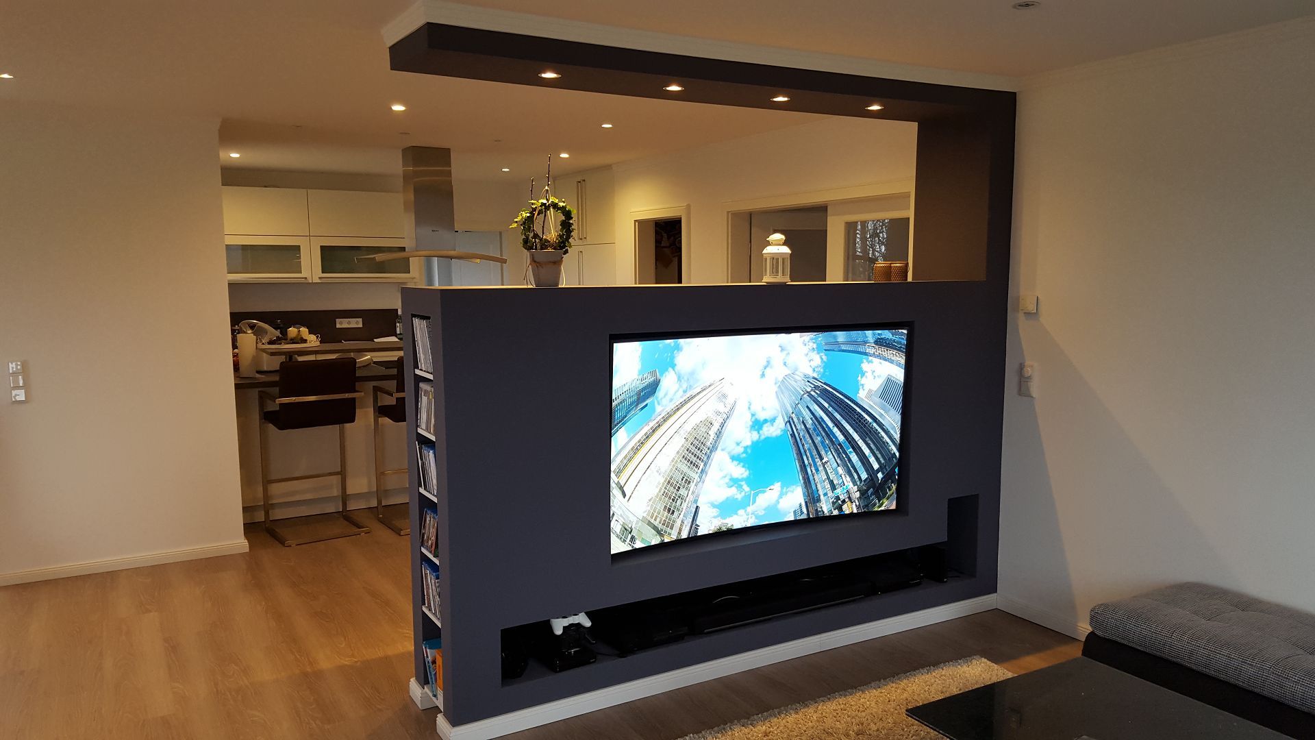 Firma Görtzen in Viöl - Maler- und Lackierarbeiten Fernsehertresen